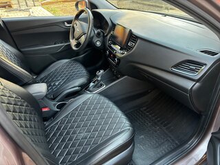 2021 Hyundai Solaris II Рестайлинг, коричневый, 1730000 рублей, вид 5