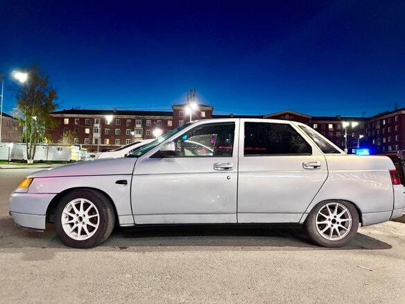 2005 Lada (ВАЗ) 2110, серебристый, 190000 рублей - вид 4
