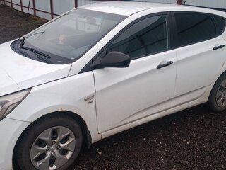 2015 Hyundai Solaris I Рестайлинг, белый, 550000 рублей, вид 2