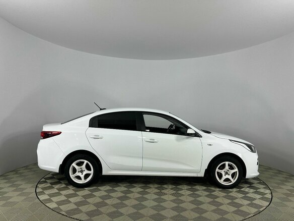 2020 Kia Rio IV, белый, 1332000 рублей - вид 3