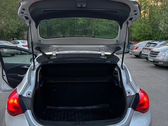 2012 Opel Astra J Рестайлинг, серебристый, 650000 рублей - вид 8