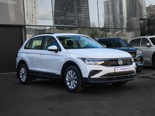 2021 Volkswagen Tiguan II Рестайлинг, белый, 2599000 рублей, вид 3