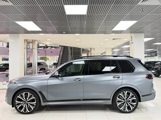 2026 BMW X7 40d I (G07) Рестайлинг, серый, 16999000 рублей, вид 5