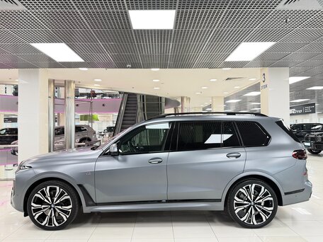 2026 BMW X7 40d I (G07) Рестайлинг, серый, 16999000 рублей, вид 5