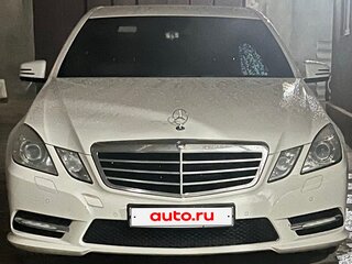 2011 Mercedes-Benz E-Класс 200 7G-Tronic IV (W212, S212, C207), белый, 1700000 рублей, вид 3