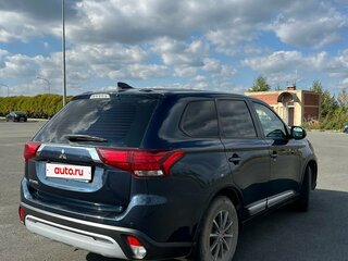 2020 Mitsubishi Outlander III Рестайлинг 3, синий, 2300000 рублей, вид 2