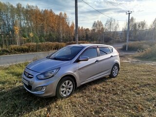 2014 Hyundai Solaris I Рестайлинг, бежевый, 490000 рублей, вид 2