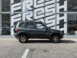 2018 Chevrolet Niva I Рестайлинг, зелёный, 900000 рублей, вид 5