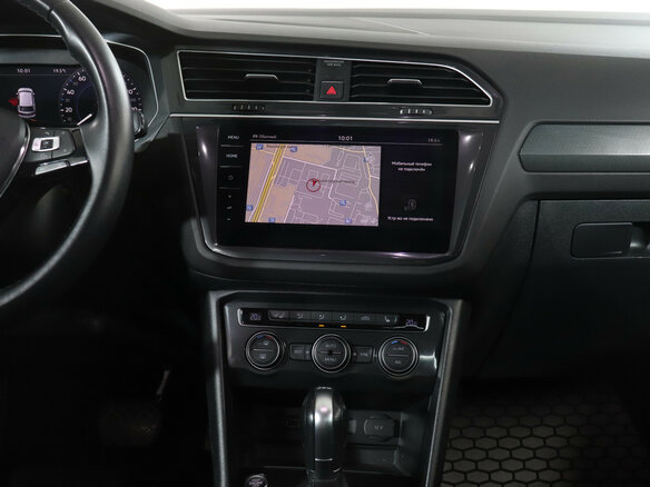 2018 Volkswagen Tiguan II, белый - вид 13
