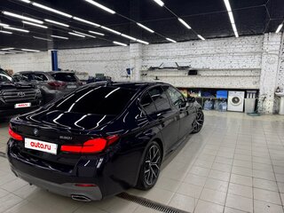 2020 BMW 5 серии 530i xDrive VII (G30/G31/G38) Рестайлинг, синий, 4700000 рублей, вид 4