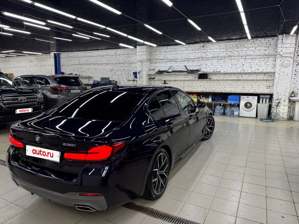 2020 BMW 5 серии 530i xDrive VII (G30/G31/G38) Рестайлинг, синий, 4700000 рублей - вид 3