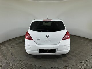 2010 Nissan Tiida I Рестайлинг, белый, 780000 рублей, вид 3