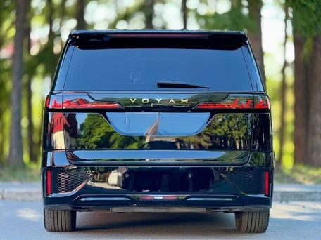 2024 Voyah Dream 108.7 kWh I, чёрный, 8000606 рублей, вид 4