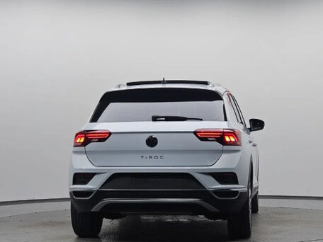 2021 Volkswagen T-Roc I, серебристый, 2190000 рублей, вид 4