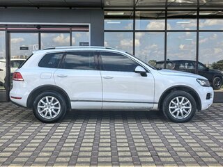 2013 Volkswagen Touareg II, белый, 1580000 рублей, вид 4