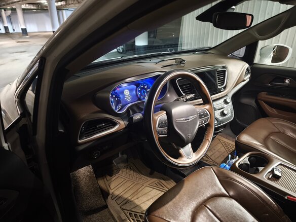 2018 Chrysler Pacifica RU, белый, 2900000 рублей - вид 3