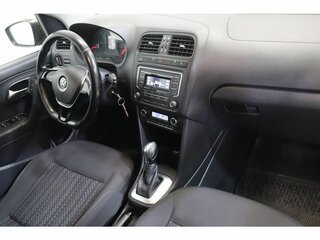 2016 Volkswagen Polo V Рестайлинг, коричневый, 1022000 рублей, вид 5