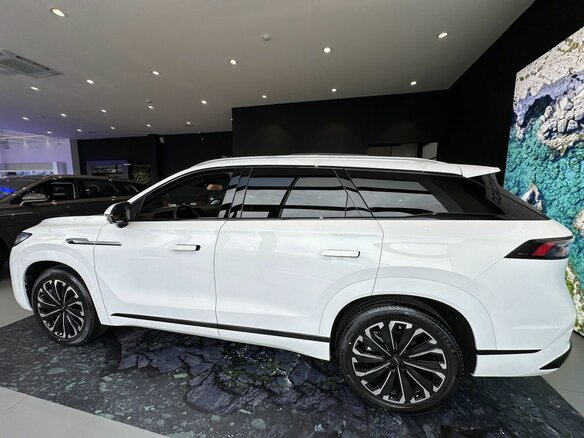 2026 Jaecoo J8, белый, 4219000 рублей - вид 5
