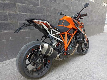 2016 KTM 1290 Super Duke R, оранжевый, 950000 рублей, вид 5