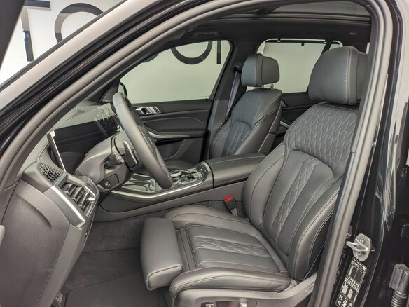 2025 BMW X5 40i IV (G05/G18) Рестайлинг, чёрный, 14990000 рублей - вид 5