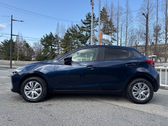 2022 Mazda 2 III (DJ) Рестайлинг, синий, 670999 рублей - вид 6