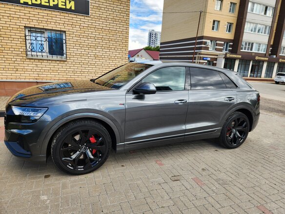2019 Audi Q8 55 TFSI I (4M), серый, 6000000 рублей - вид 15