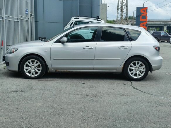 2007 Mazda 3 I (BK) Рестайлинг, серебристый, 535000 рублей - вид 2