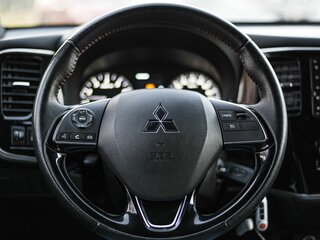 2021 Mitsubishi Outlander III Рестайлинг 3, белый, 2483000 рублей, вид 5