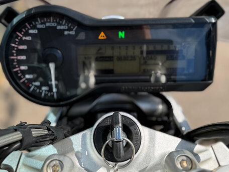 2017 BMW R 1200 R, белый, 860000 рублей, вид 2