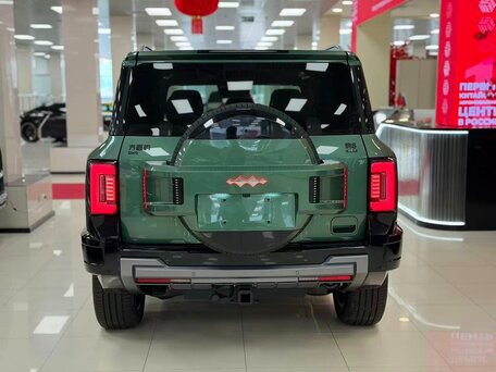 2025 BYD FangChengBao Leopard 8, зелёный, 8400000 рублей, вид 4
