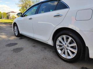 2013 Toyota Camry VII (XV50), белый, 2490000 рублей, вид 3