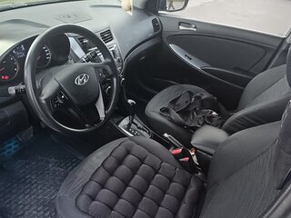 2016 Hyundai Solaris I Рестайлинг, серебристый, 700000 рублей, вид 2