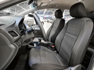 2017 Hyundai Solaris II, серебристый, 819000 рублей, вид 5
