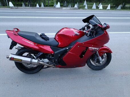 1998 Honda CBR 1100 XX, красный, 390000 рублей, вид 4