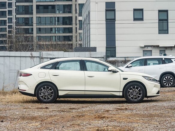 2026 BYD Qin L, бежевый, 1970000 рублей - вид 7