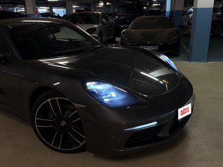 2018 Porsche Cayman III 718 (982), серый, 5350000 рублей, вид 3
