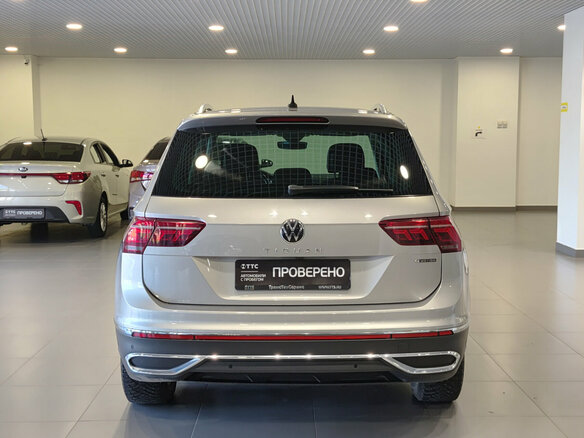 2021 Volkswagen Tiguan II Рестайлинг, серый, 2845000 рублей - вид 6