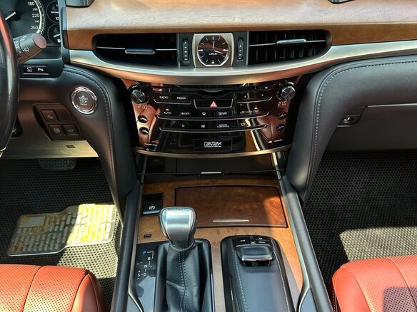 2015 Lexus LX 570 III Рестайлинг 2, синий, 6650000 рублей - вид 15