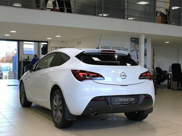 2012 Opel Astra GTC J Рестайлинг, белый - вид 4