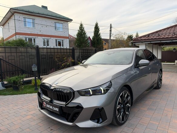 2026 BMW 5 серии 520d xDrive VIII (G60/G61/G68), серый, 9400000 рублей - вид 8