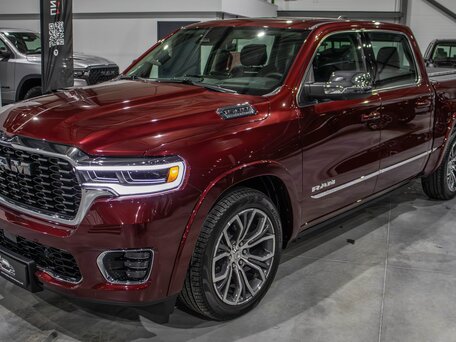 2025 Ram 1500 Crew Cab V Рестайлинг, пурпурный, 9890000 рублей, вид 1