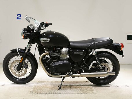 2023 Triumph Bonneville T100, чёрный, 892000 рублей, вид 2