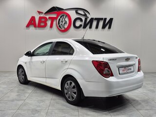 2012 Chevrolet Aveo II, белый, 550000 рублей, вид 5