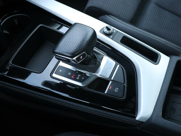 2023 Audi A4 45 TFSI V (B9) Рестайлинг, чёрный - вид 15