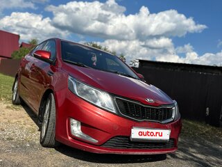 2013 Kia Rio 4-speed III, красный, 680000 рублей, вид 2
