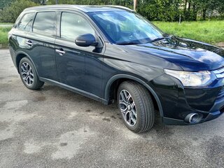 2014 Mitsubishi Outlander III Рестайлинг, чёрный, 1780000 рублей, вид 2