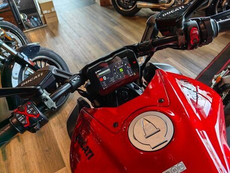 2023 Ducati Diavel V4, красный, 2350000 рублей, вид 5