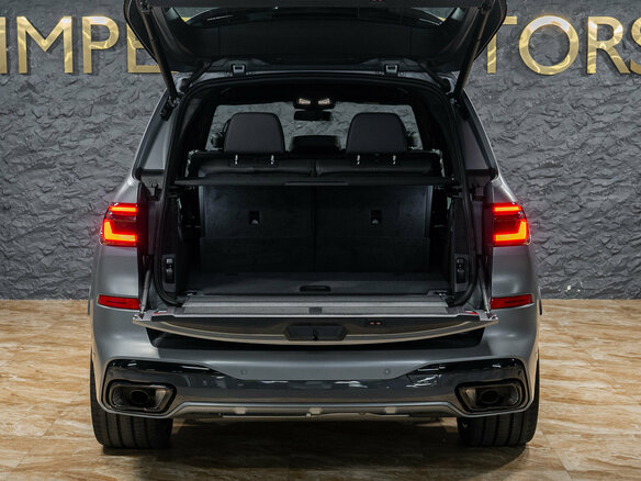 2026 BMW X7 40i I (G07) Рестайлинг, серый, 18490000 рублей - вид 8