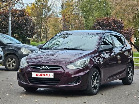 2013 Hyundai Solaris I, фиолетовый, 640000 рублей, вид 3