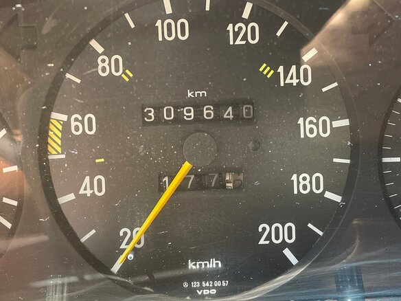1985 Mercedes-Benz W123 200 4-speed, белый, 500000 рублей - вид 5